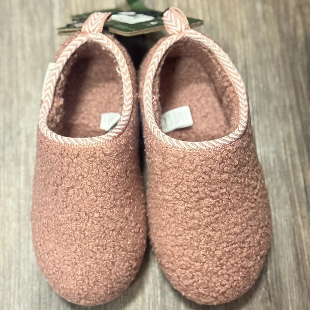 PAWZ Kids Teddy Fleece Slippers | Soft Pink | Women’s Size 11/12 | Cozy